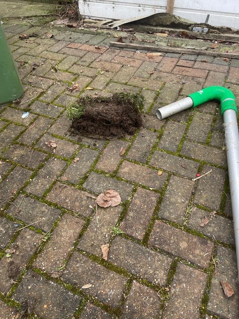 Gutter Cleaning / Clearing